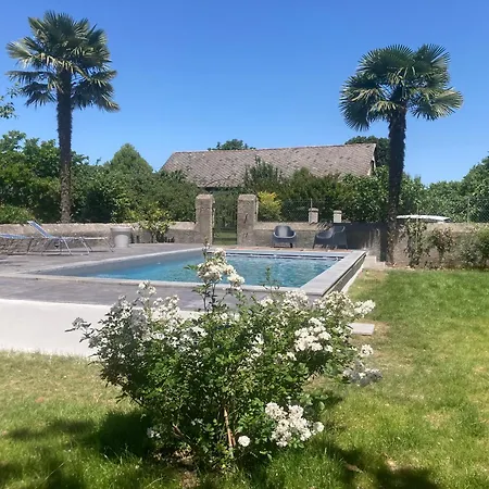 Maison Mokassi Homestay Laloubere